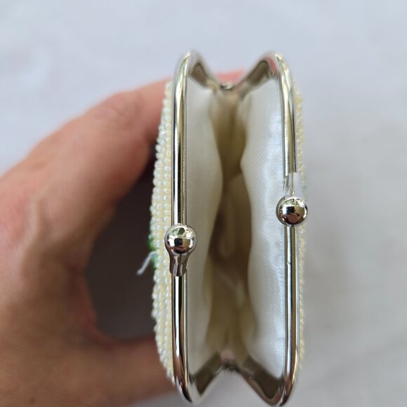 Vintage look cherry beaded coin purse - Picture 5 of 6